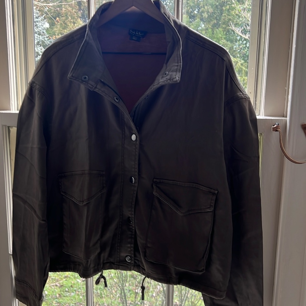 Nicole Miller light weight olive green jacket size L